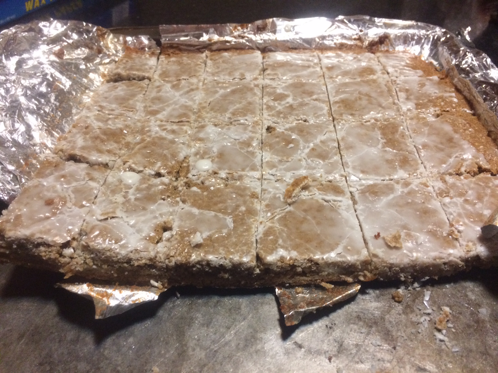 Lebkuchen being cut